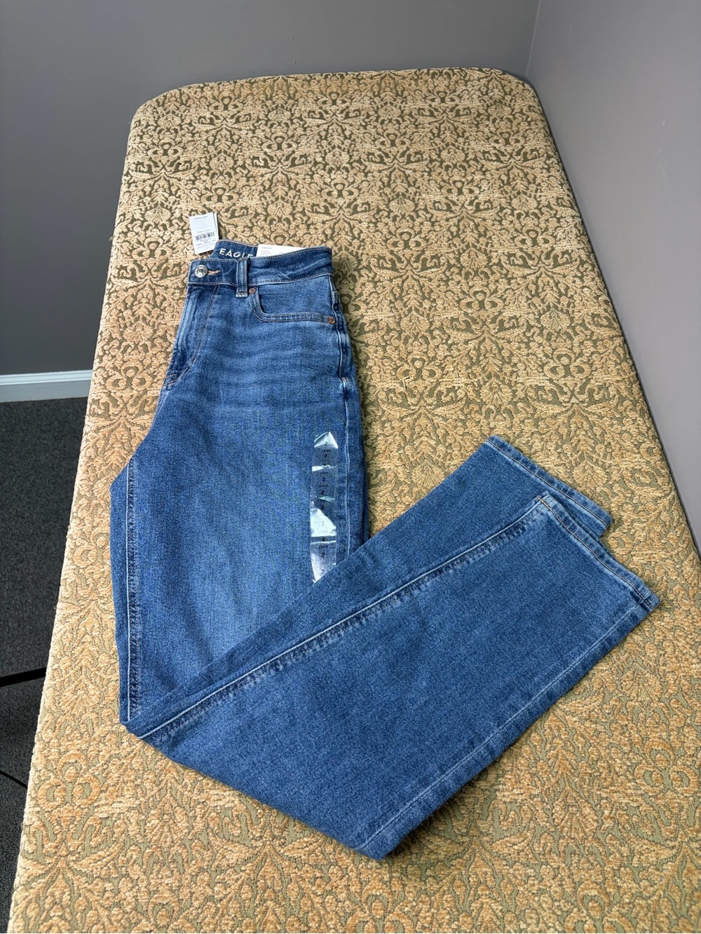 American Eagle Classic Blue Stretch Mom Jeans NWTS 26W 2 Long